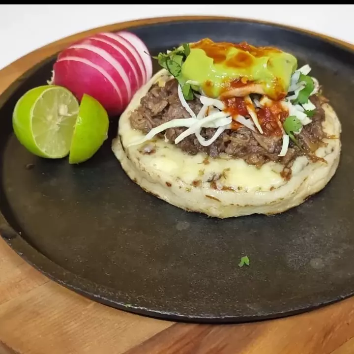 PELLIZCADA DE CABEZA