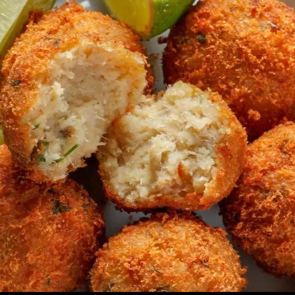 BOLINHO DE BACALHAU