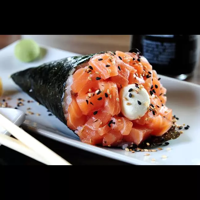 TEMAKI DE SALMÃO