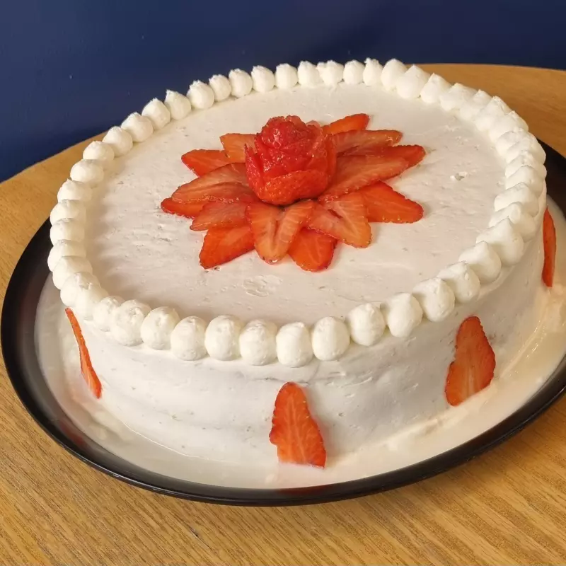 Pastel 3 Leches de Fresa Med