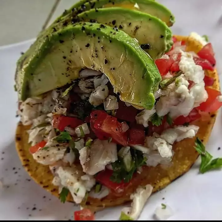 Tostada de Ceviche Tradicional