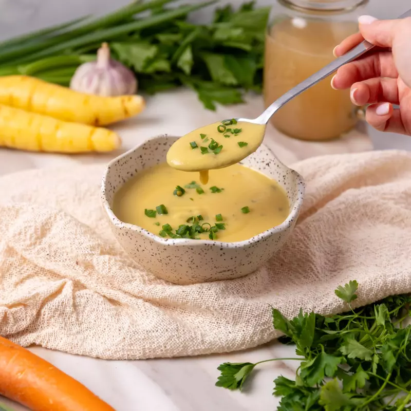 Sopa Cremosa de Batata-Aipo & Tahine