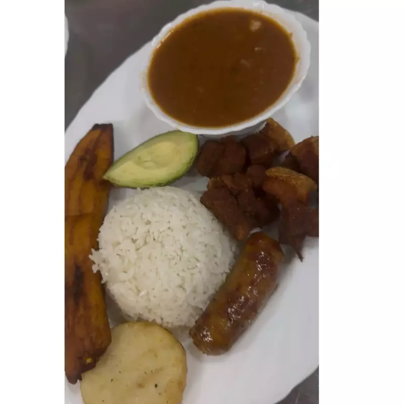 Frijolada eclipse (sábados)