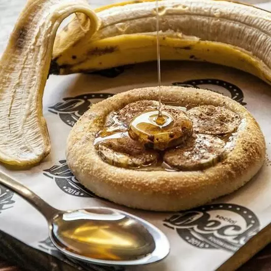 ESFIHA BANANA CANELA & MEL