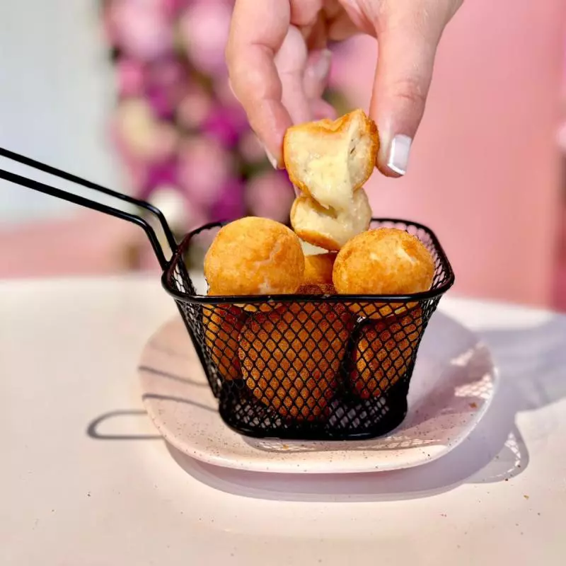 BOLINHA DE QUEIJO 6 UN