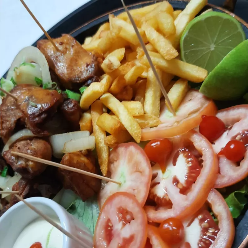 Frango a passarinho+ batata