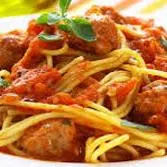 Talharim com almôndegas de carne