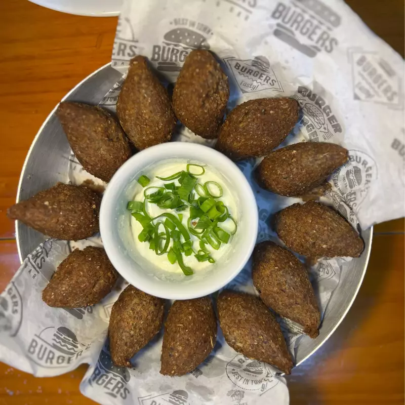 ⁠Quibe com requeijão