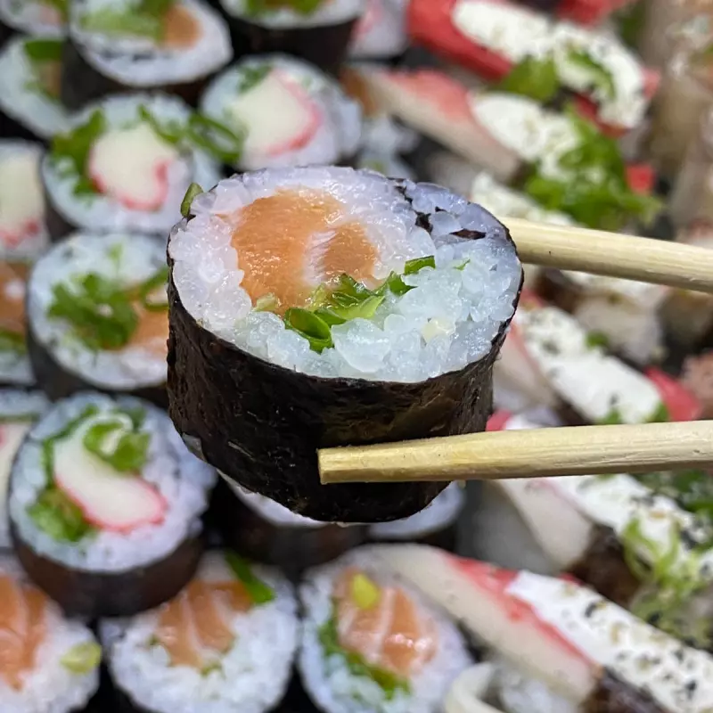 4 peças de Hossomaki De Salmão