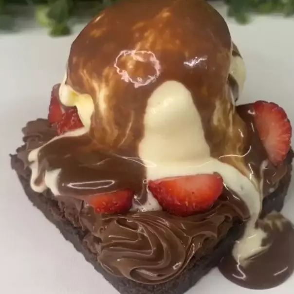 Brownie com Nutella e Sorvete Nestlé