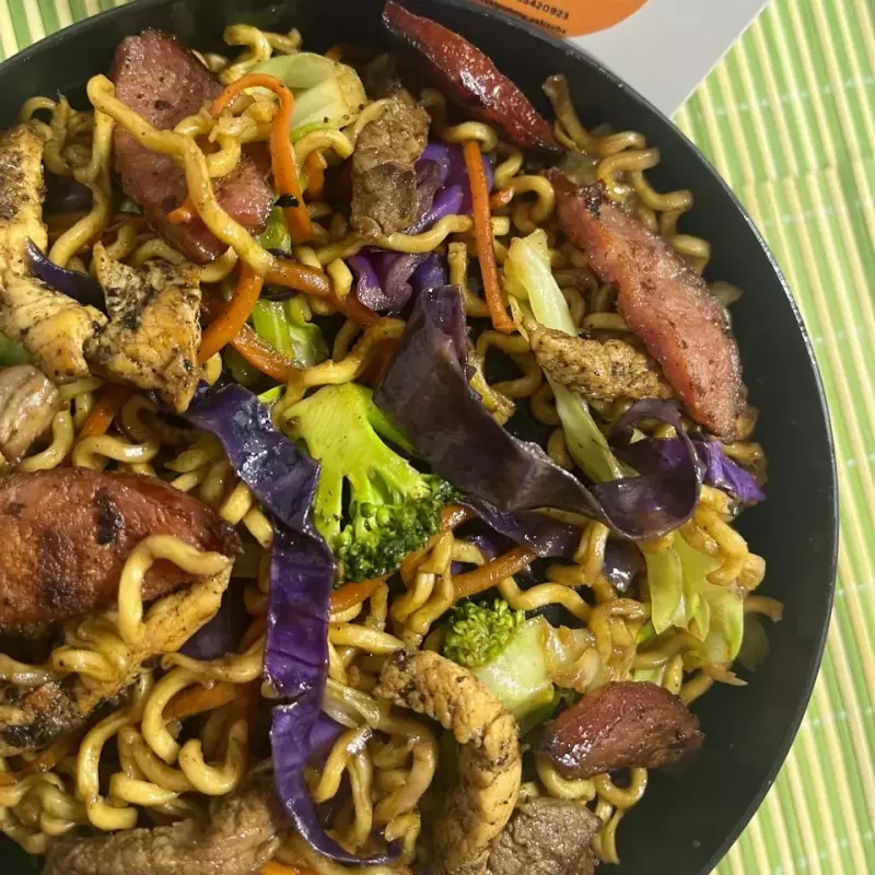 Yakisoba FUSÃO BRASILEIRA