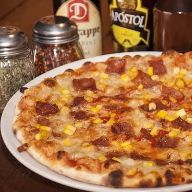 Pizza maíz y tocineta
