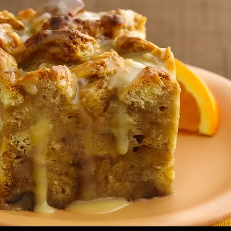 Budín de pan sabor naranja