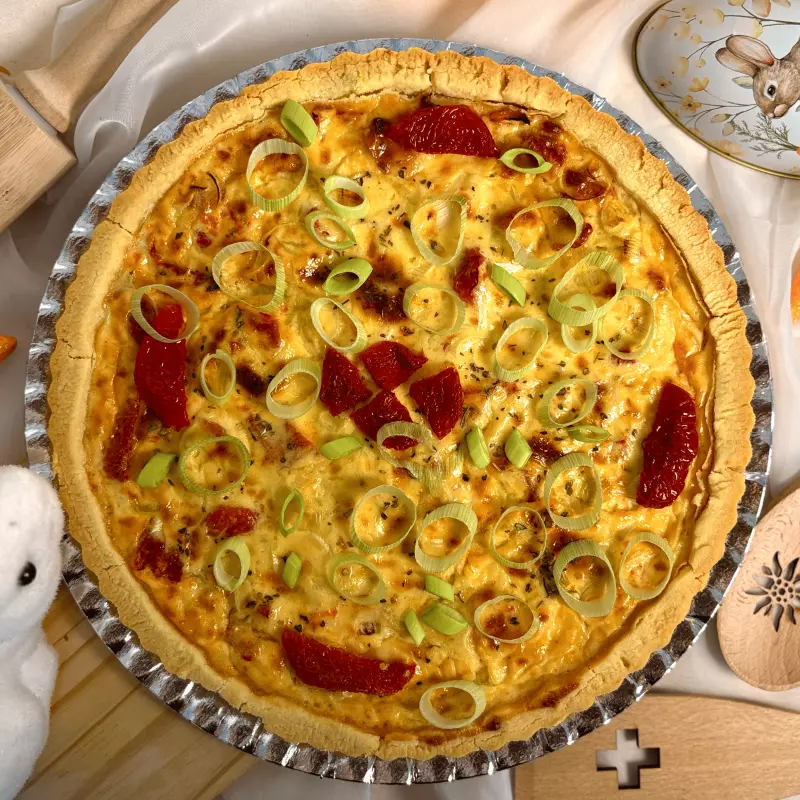 QUICHE DE ALHO PORO COM TOMATE SECO