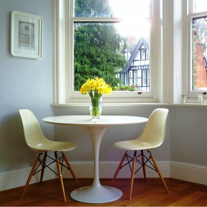 Mesa Tulip 80 + 2 sillas Eames