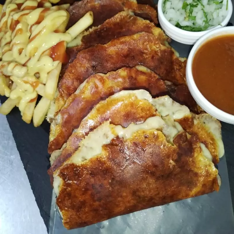 8 tacos de queso fundido