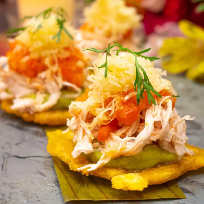 Small Patacones With Chicken