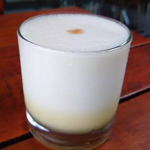 Maracuyá Sour / Passion fruit sour