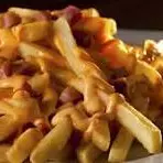 Fritas com cheddar e bacon
