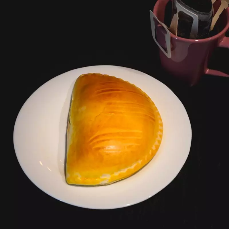 CALZONE CALABRESA/CHEDDAR