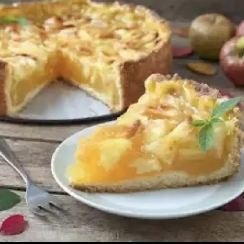 Kuchen de Manzana + Té o Cafe
