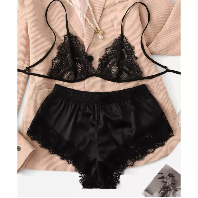 Pijama encaje floral y shorts