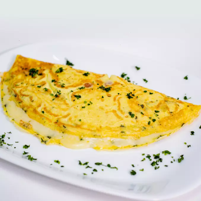 OMELETE DE QUEIJO