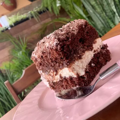 BOLO DE NINHO COM CHOCOLATE