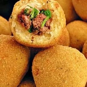 Bolinhos de carne de sol