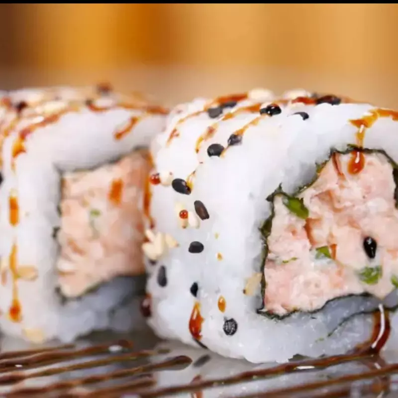 URAMAKI SALMÃO GRELHADO