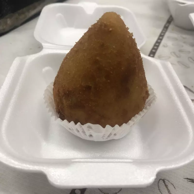 Coxinha grande com catupiry