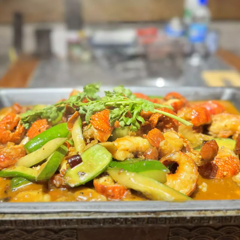 COLA DE LANGOSTA PICANTE 香辣澳龙虾尾 (时价)