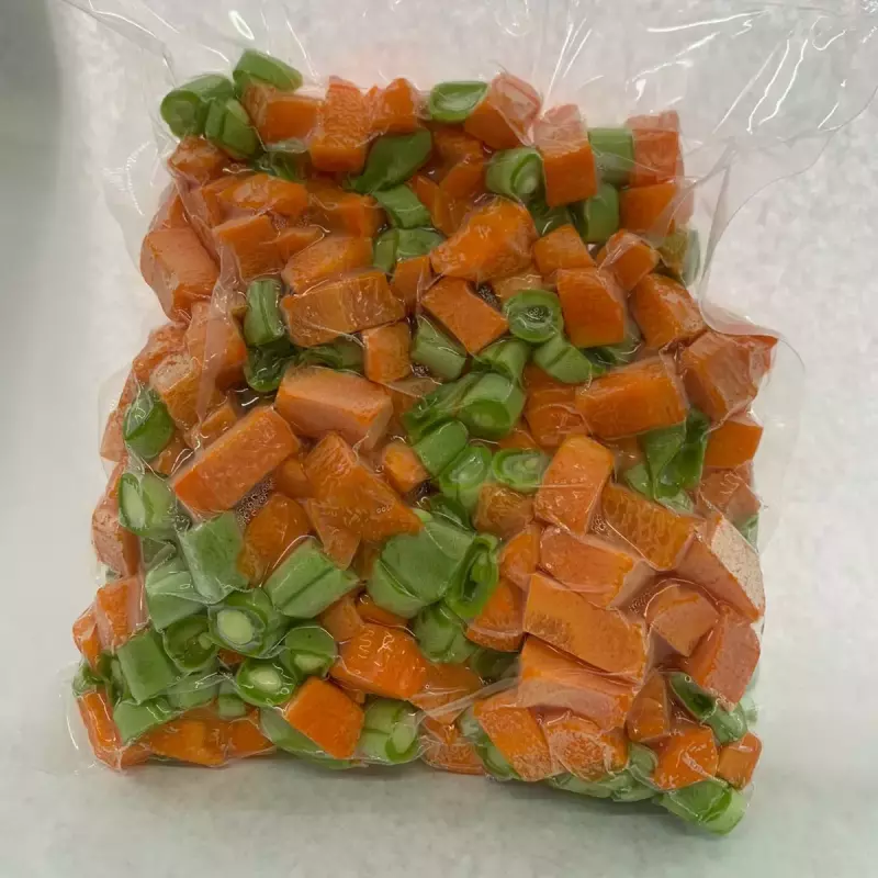 Cenoura e vagem cubo