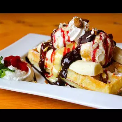 WAFFLE CON HELADO