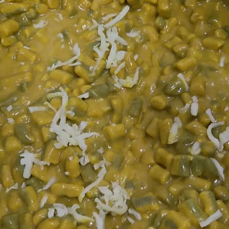 Inhoque com strognoff de frango