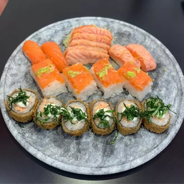 Sushi maçaricado 20 peças