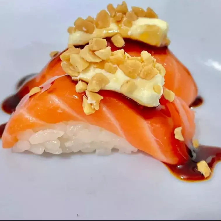 Niguiri de Salmão Granulado 5 unid.