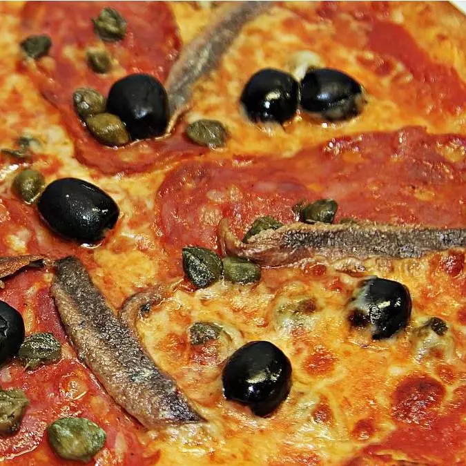 ANCHOAS Y PEPPERONI