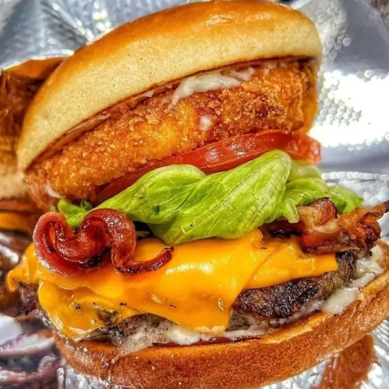 Divino Salad Mussa+fritas(🍔+🍟)