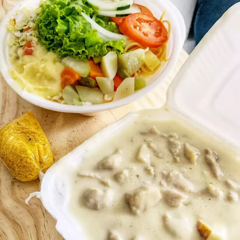 FRANGO AO MOLHO 3 QUEIJOS