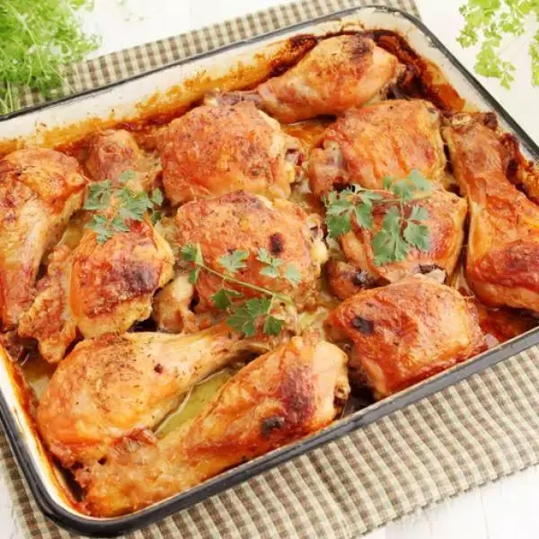 Meio frango Assado  meiopeito e coxa