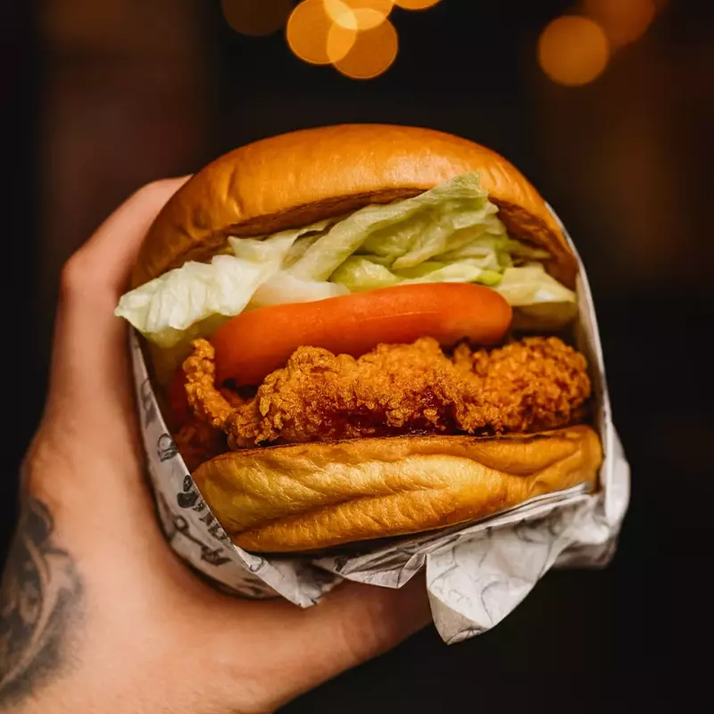 SANDWICH DE POLLO FRITO