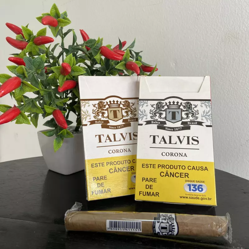 Un Charuto Talvis Corona Tradicional