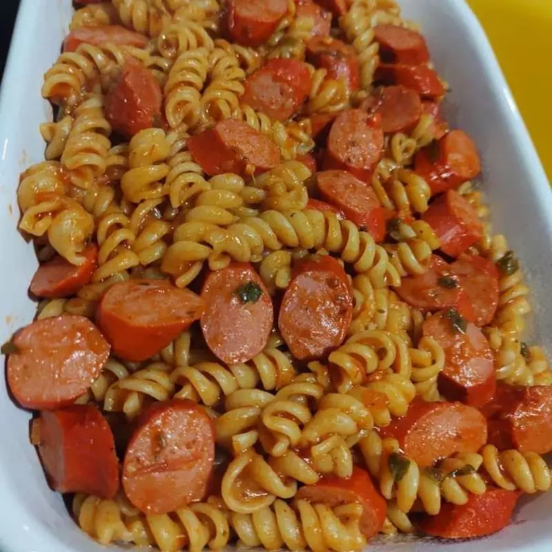 Macarrão com Salsicha
