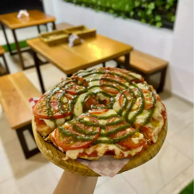 Pizza capresa