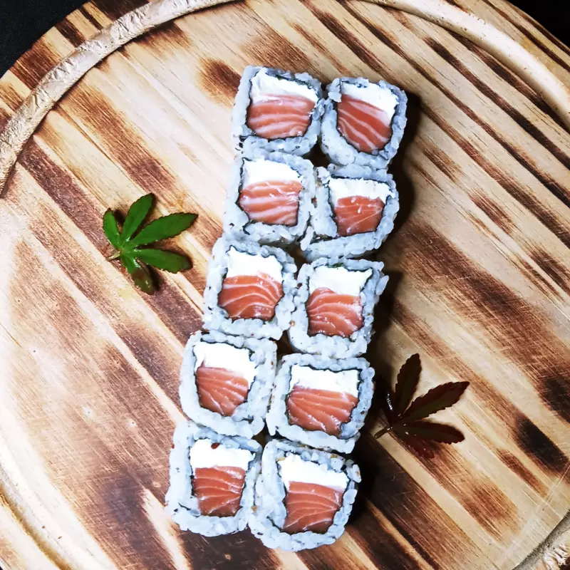 Uramaki Salmão