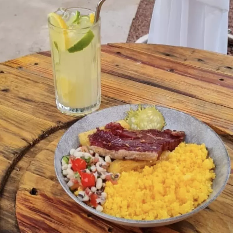 PF de Cuscuz com Carne de Sol