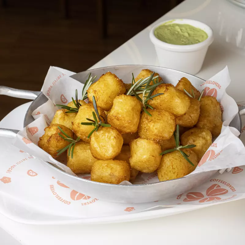 MACAXEIRA FRITA - FRIED CASSAVA