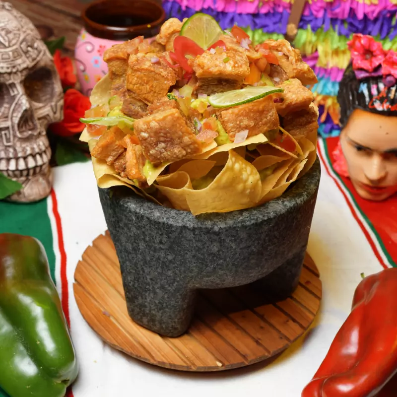 MOLCAJETE CARNUDO