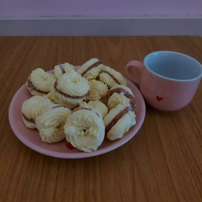 Biscoito casadinho natinha goiabada